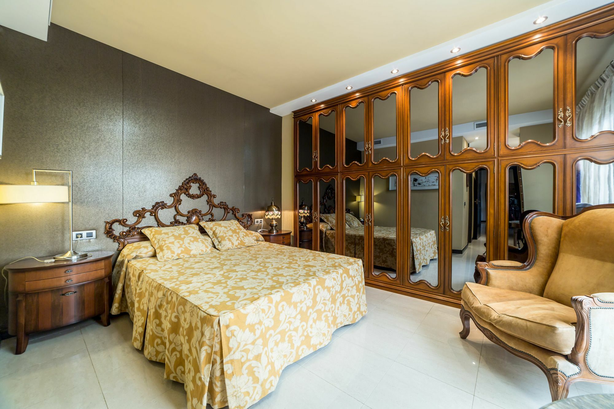 Travel Habitat Atico Ciutat Vella. Leilighet Valencia Eksteriør bilde